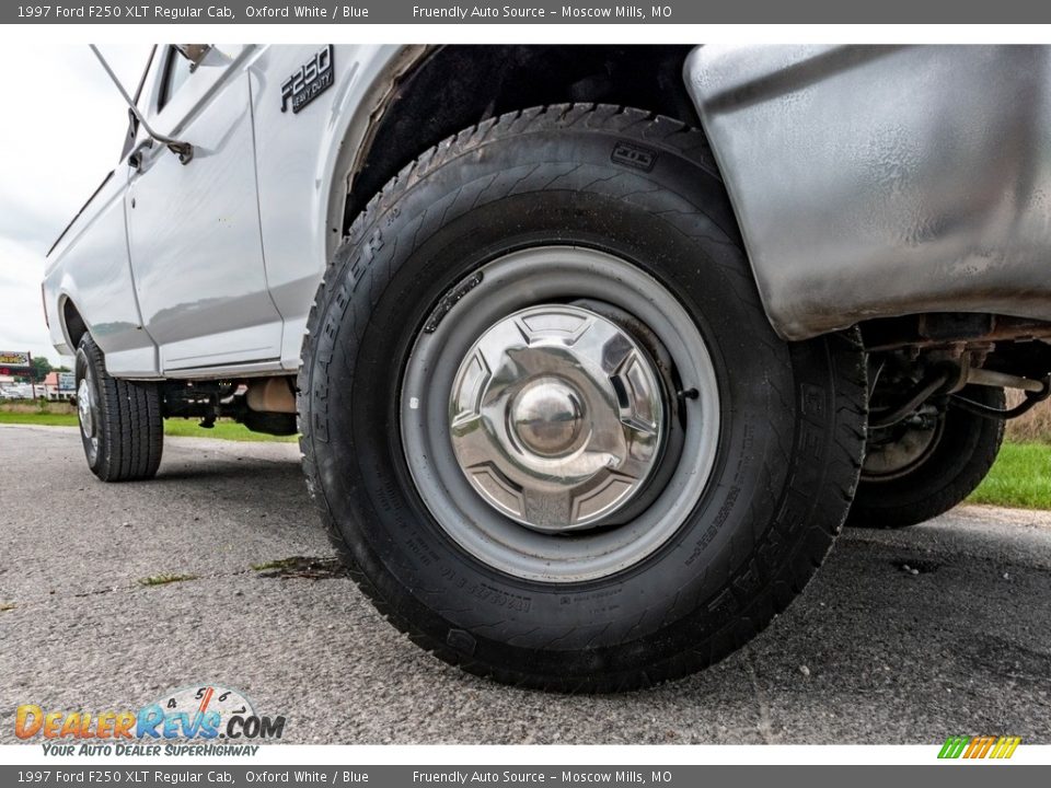 1997 Ford F250 XLT Regular Cab Oxford White / Blue Photo #2