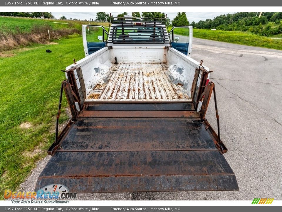 1997 Ford F250 XLT Regular Cab Oxford White / Blue Photo #23