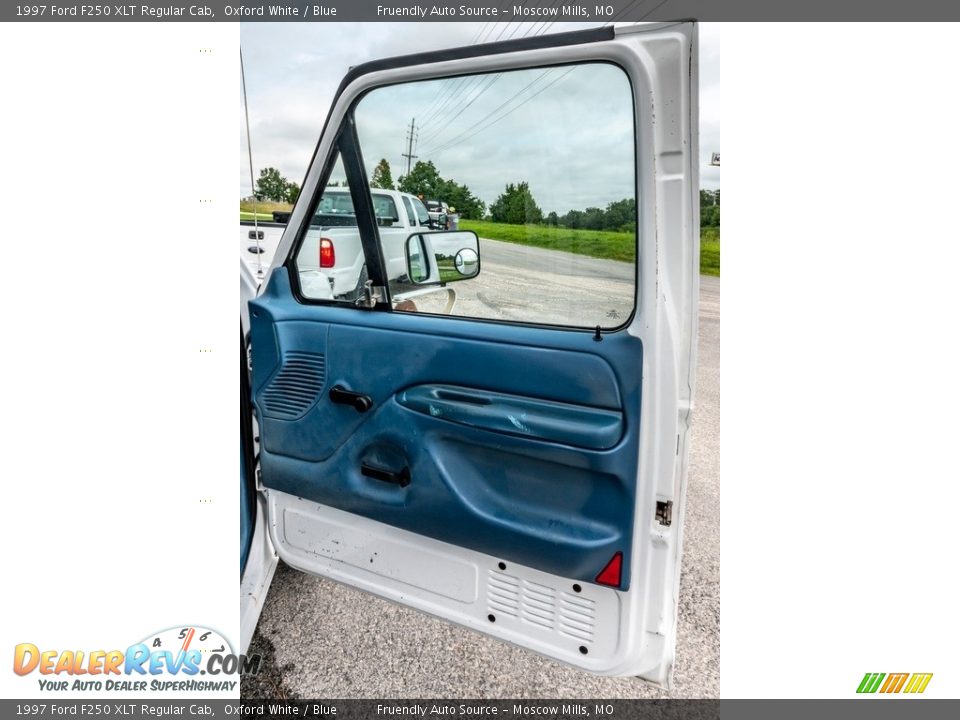 1997 Ford F250 XLT Regular Cab Oxford White / Blue Photo #26