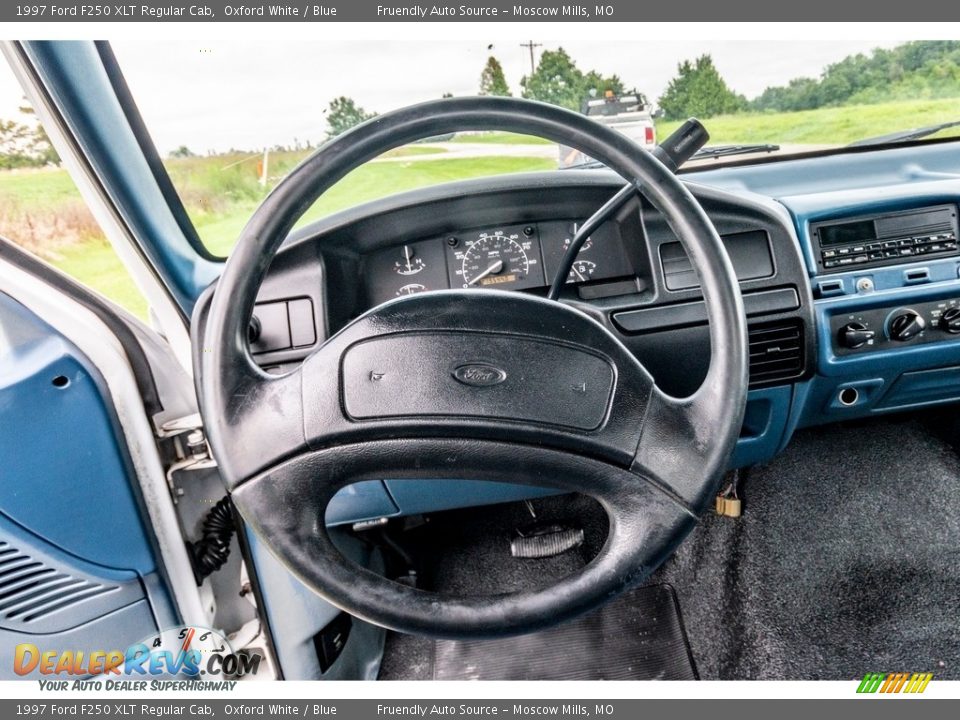 1997 Ford F250 XLT Regular Cab Oxford White / Blue Photo #32