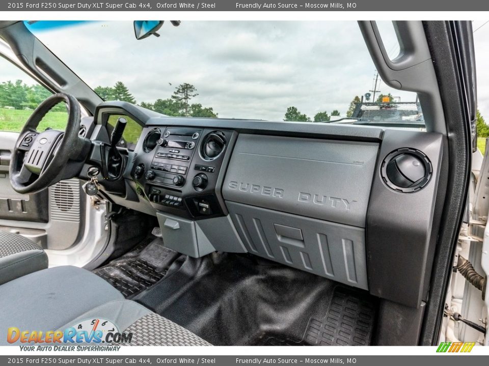 2015 Ford F250 Super Duty XLT Super Cab 4x4 Oxford White / Steel Photo #32