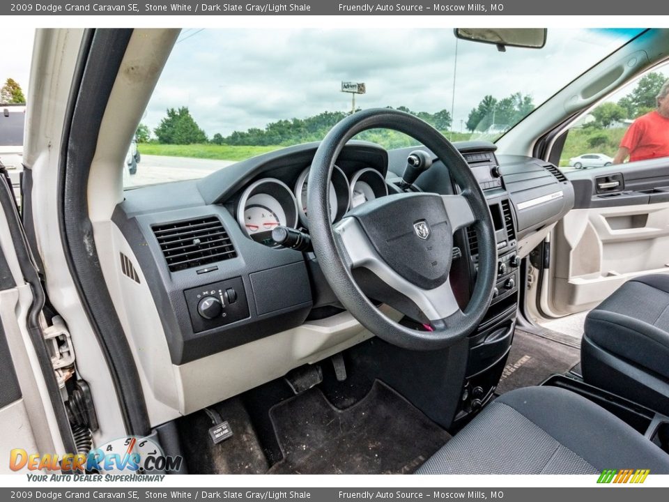 2009 Dodge Grand Caravan SE Stone White / Dark Slate Gray/Light Shale Photo #19