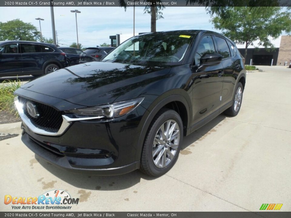 Front 3/4 View of 2020 Mazda CX-5 Grand Touring AWD Photo #3
