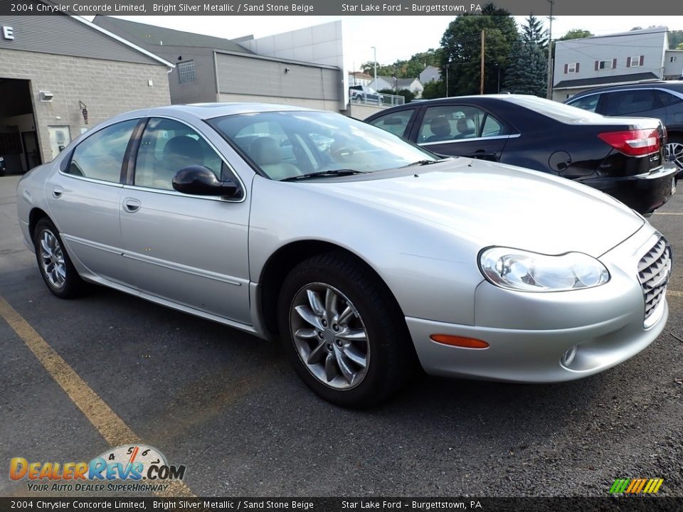 2004 Chrysler Concorde Limited Bright Silver Metallic / Sand Stone Beige Photo #4