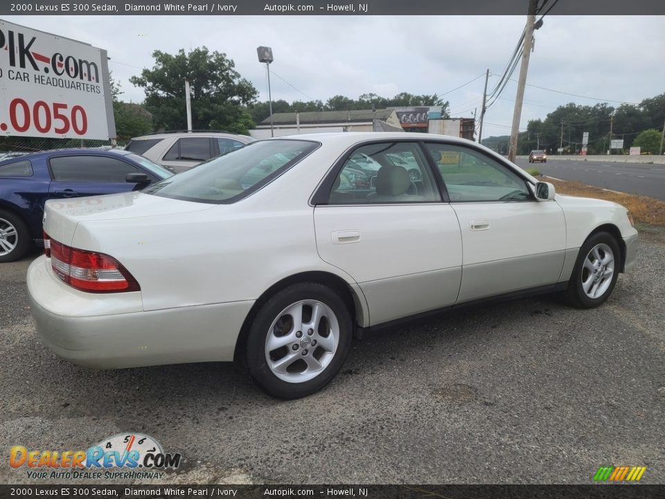 2000 Lexus ES 300 Sedan Diamond White Pearl / Ivory Photo #3