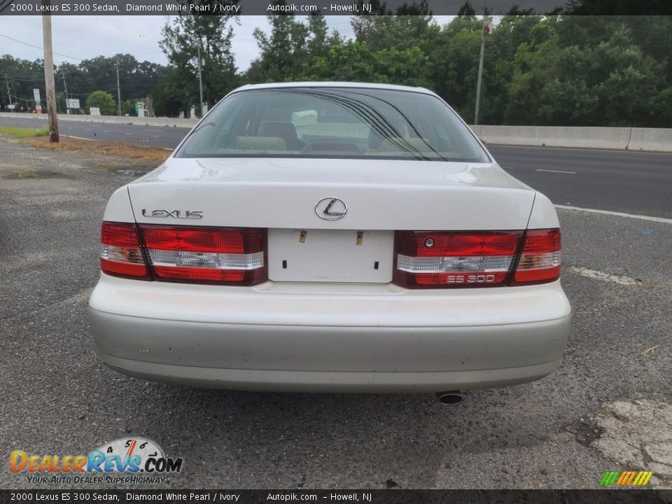 2000 Lexus ES 300 Sedan Diamond White Pearl / Ivory Photo #4