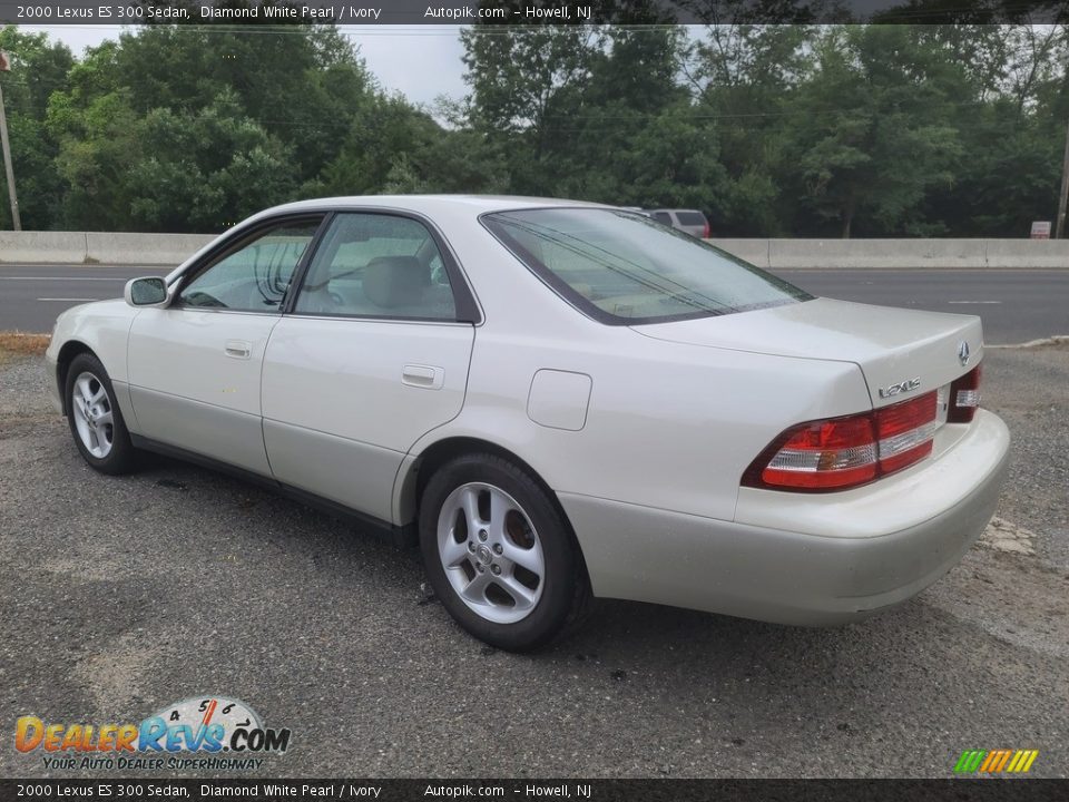 2000 Lexus ES 300 Sedan Diamond White Pearl / Ivory Photo #5