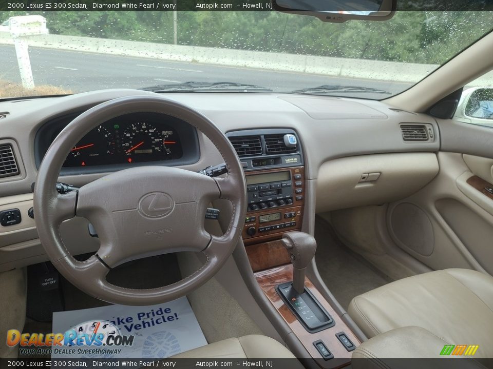 2000 Lexus ES 300 Sedan Diamond White Pearl / Ivory Photo #9