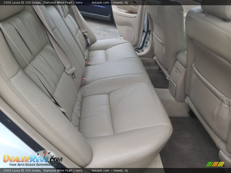 2000 Lexus ES 300 Sedan Diamond White Pearl / Ivory Photo #14