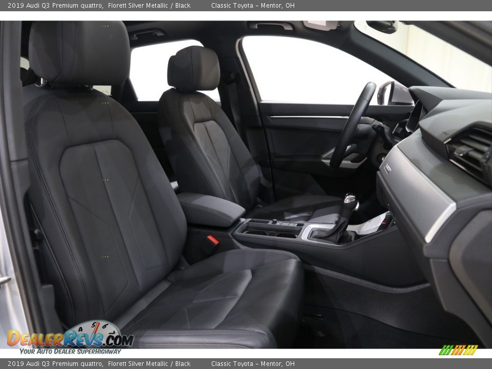 Front Seat of 2019 Audi Q3 Premium quattro Photo #24
