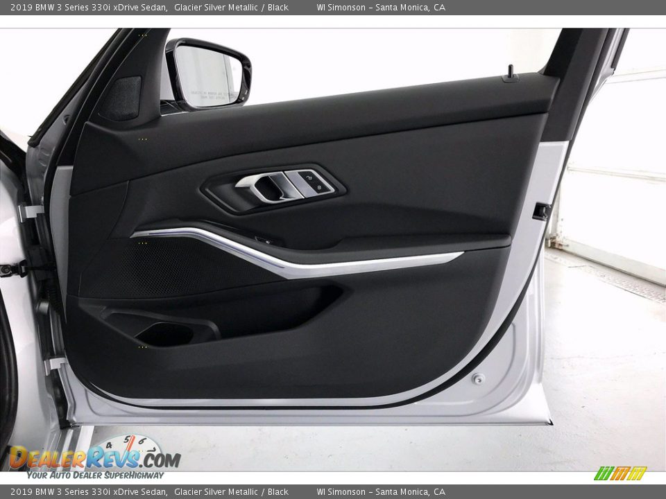 2019 BMW 3 Series 330i xDrive Sedan Glacier Silver Metallic / Black Photo #30