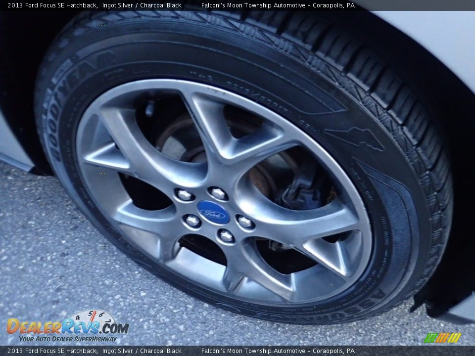 2013 Ford Focus SE Hatchback Ingot Silver / Charcoal Black Photo #10