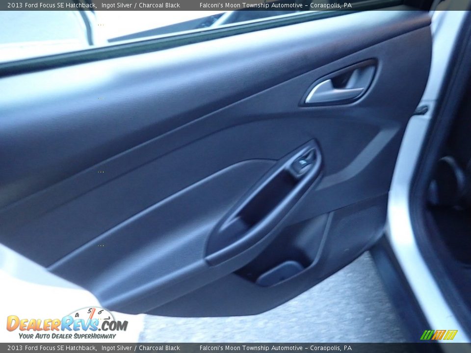 2013 Ford Focus SE Hatchback Ingot Silver / Charcoal Black Photo #18