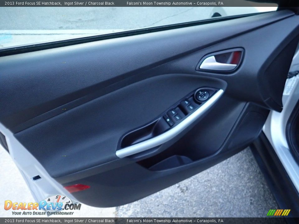 2013 Ford Focus SE Hatchback Ingot Silver / Charcoal Black Photo #19