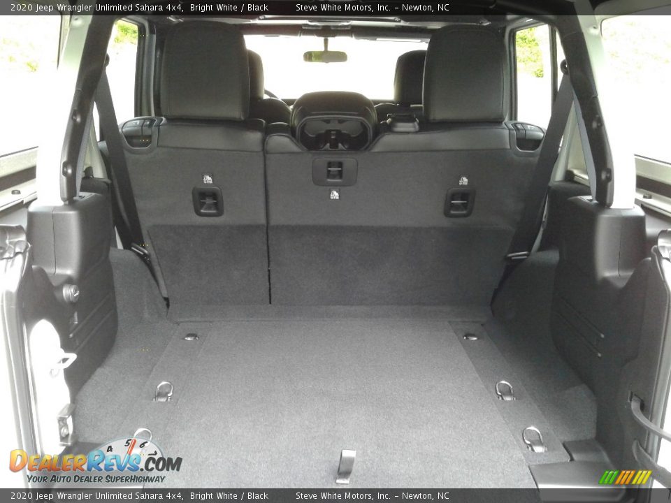 2020 Jeep Wrangler Unlimited Sahara 4x4 Bright White / Black Photo #15