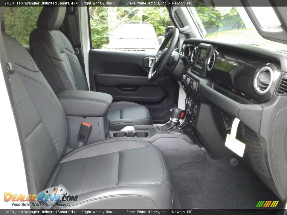 2020 Jeep Wrangler Unlimited Sahara 4x4 Bright White / Black Photo #17