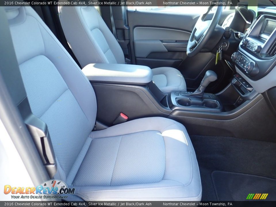 Front Seat of 2016 Chevrolet Colorado WT Extended Cab 4x4 Photo #14