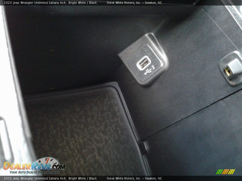 2020 Jeep Wrangler Unlimited Sahara 4x4 Bright White / Black Photo #28