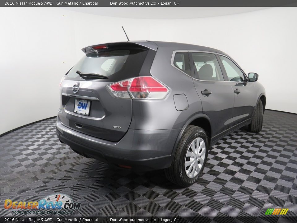 2016 Nissan Rogue S AWD Gun Metallic / Charcoal Photo #15