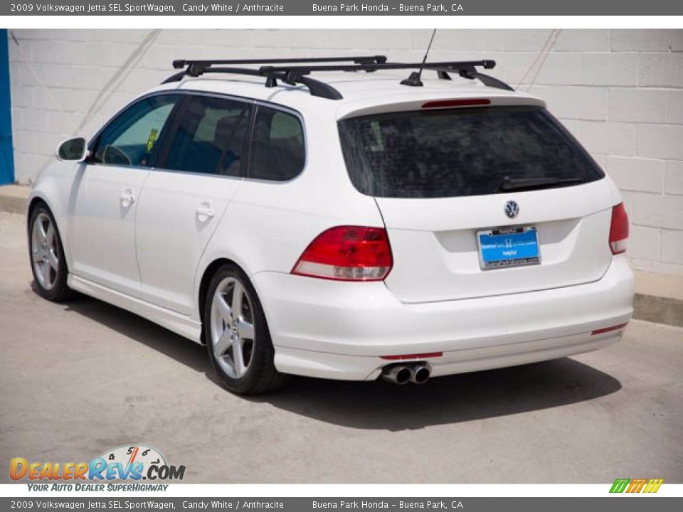 2009 Volkswagen Jetta SEL SportWagen Candy White / Anthracite Photo #2