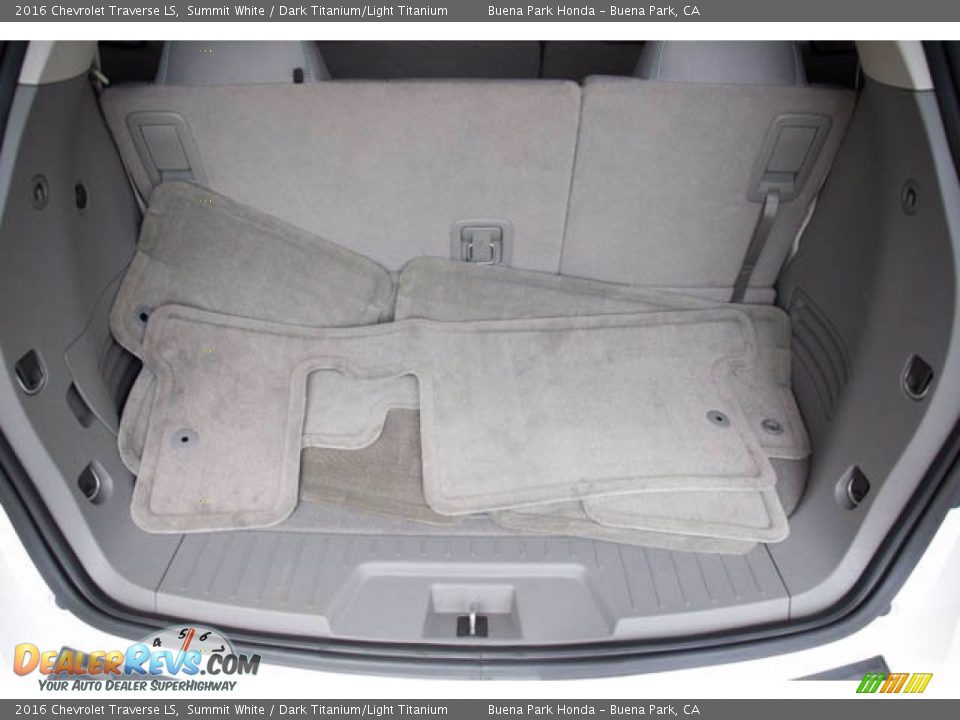 2016 Chevrolet Traverse LS Summit White / Dark Titanium/Light Titanium Photo #17