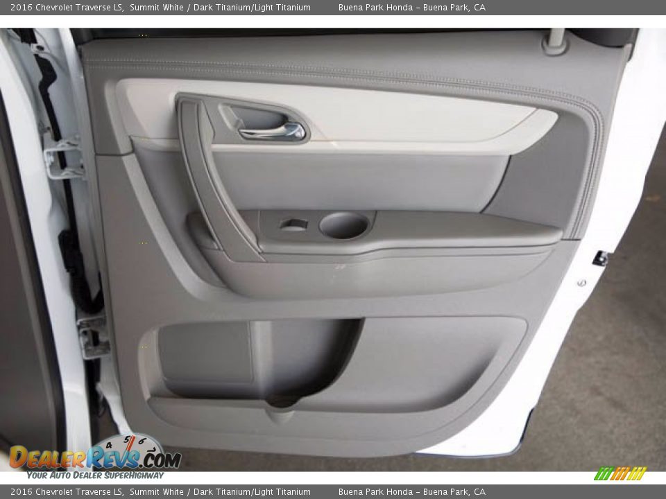 2016 Chevrolet Traverse LS Summit White / Dark Titanium/Light Titanium Photo #30