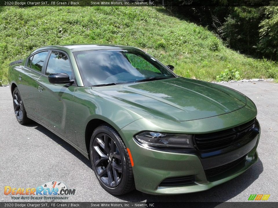 Front 3/4 View of 2020 Dodge Charger SXT Photo #4