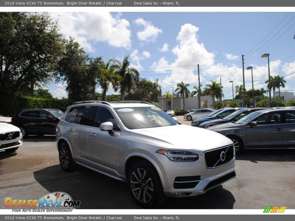 2019 Volvo XC90 T5 Momentum Bright Silver Metallic / Charcoal Photo #1