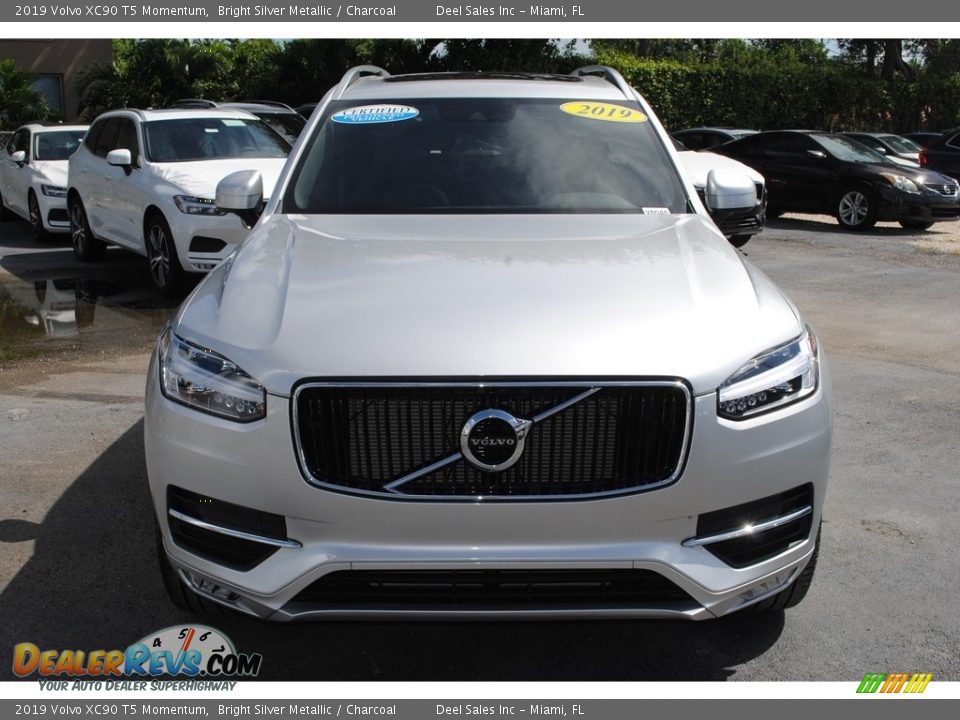 2019 Volvo XC90 T5 Momentum Bright Silver Metallic / Charcoal Photo #3