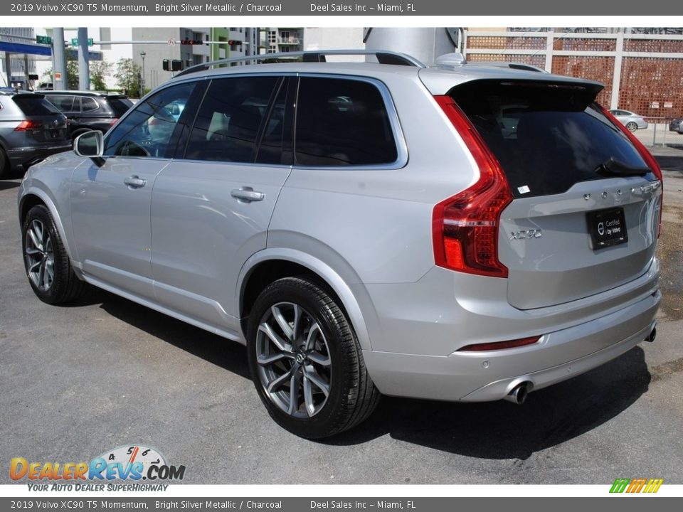 2019 Volvo XC90 T5 Momentum Bright Silver Metallic / Charcoal Photo #6