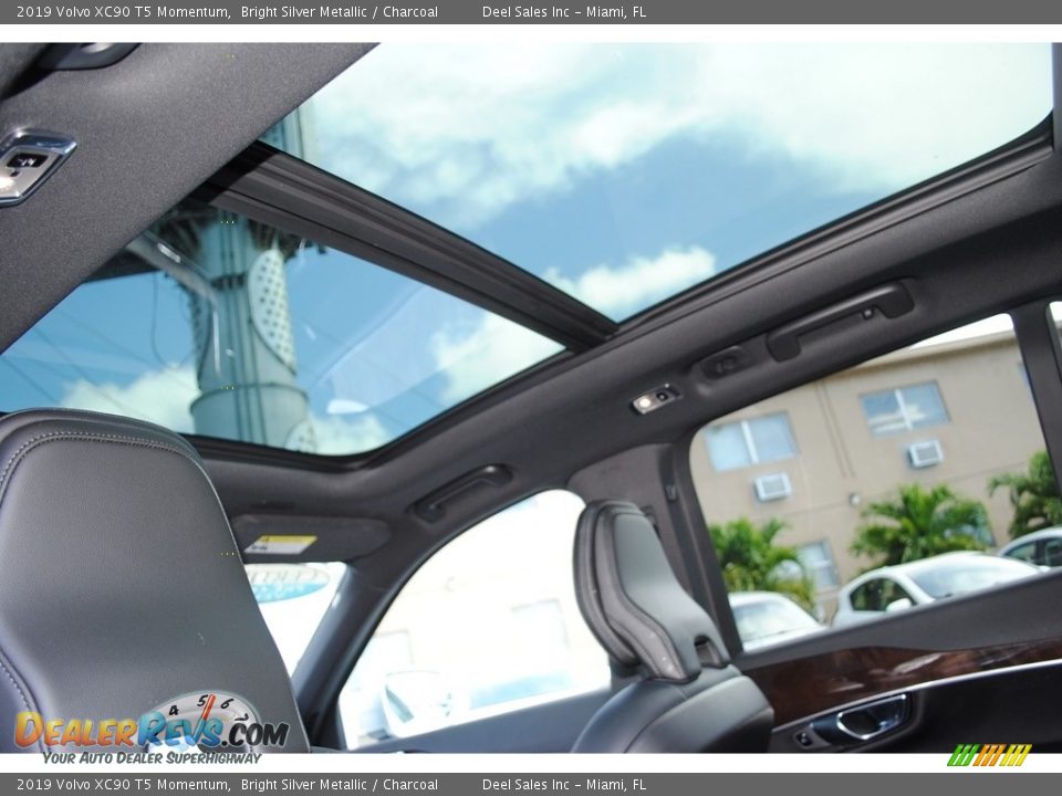 Sunroof of 2019 Volvo XC90 T5 Momentum Photo #12