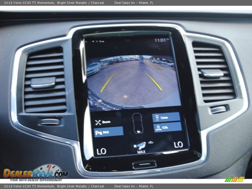 2019 Volvo XC90 T5 Momentum Bright Silver Metallic / Charcoal Photo #15