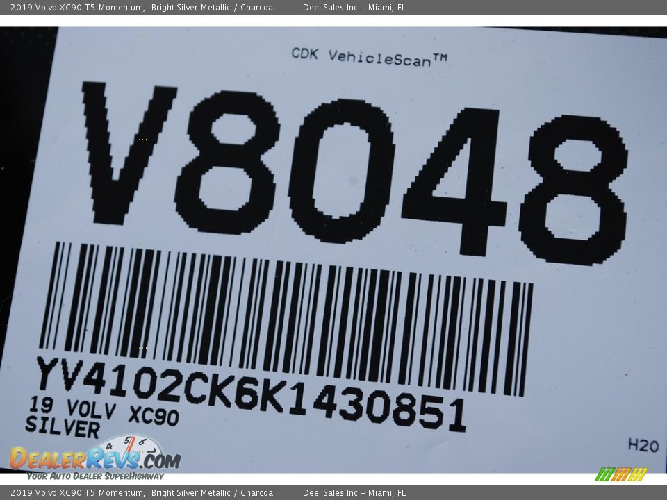 2019 Volvo XC90 T5 Momentum Bright Silver Metallic / Charcoal Photo #20