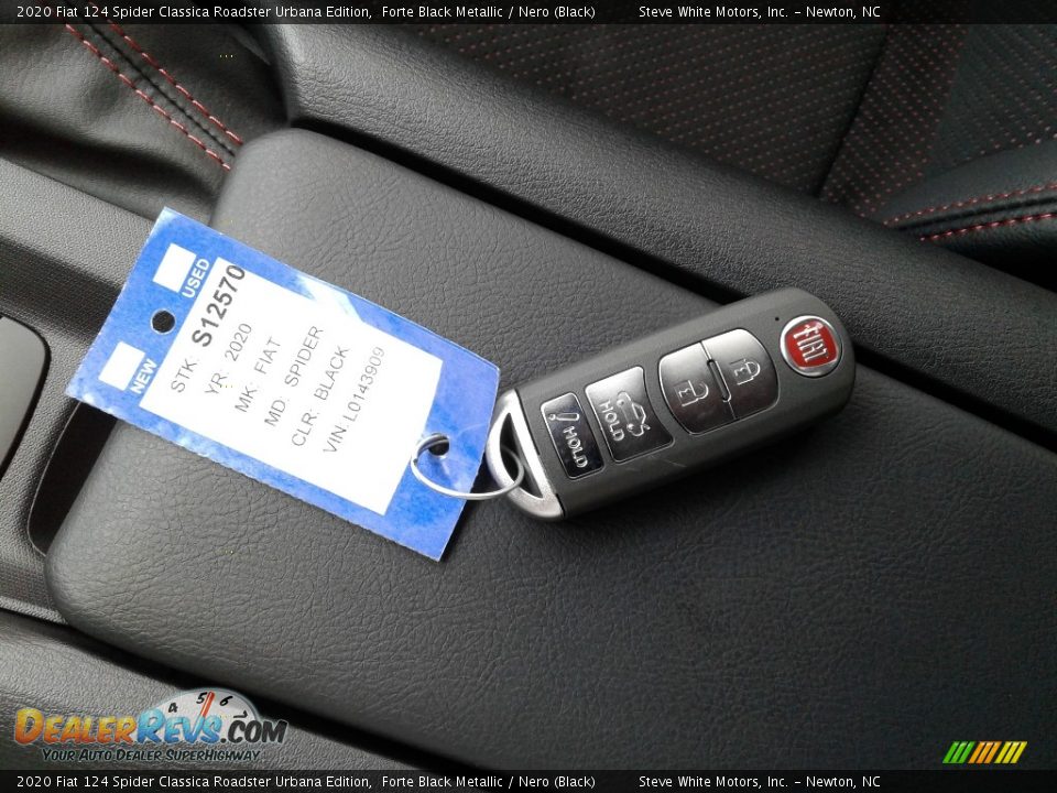 2020 Fiat 124 Spider Classica Roadster Urbana Edition Forte Black Metallic / Nero (Black) Photo #24