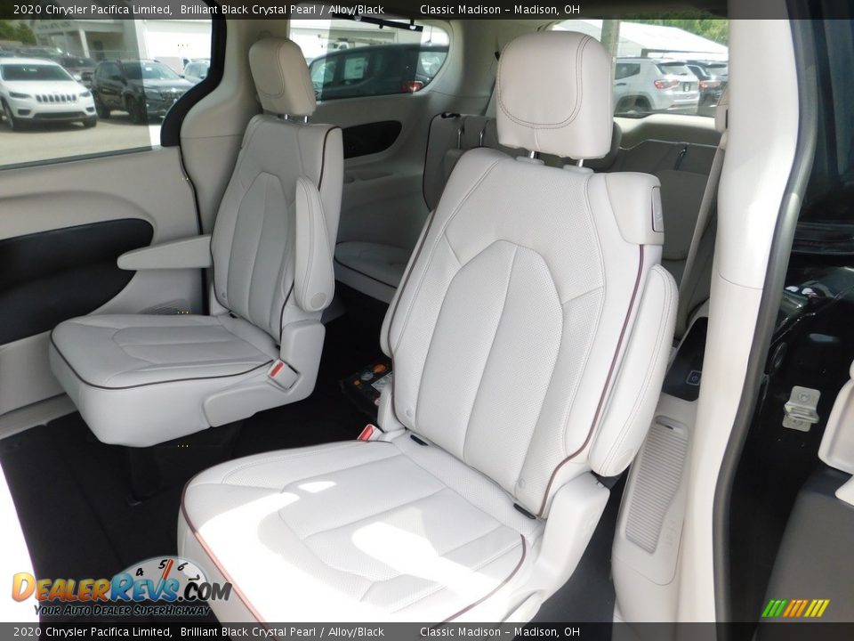 2020 Chrysler Pacifica Limited Brilliant Black Crystal Pearl / Alloy/Black Photo #10