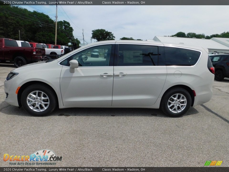 2020 Chrysler Pacifica Touring Luxury White Pearl / Alloy/Black Photo #4