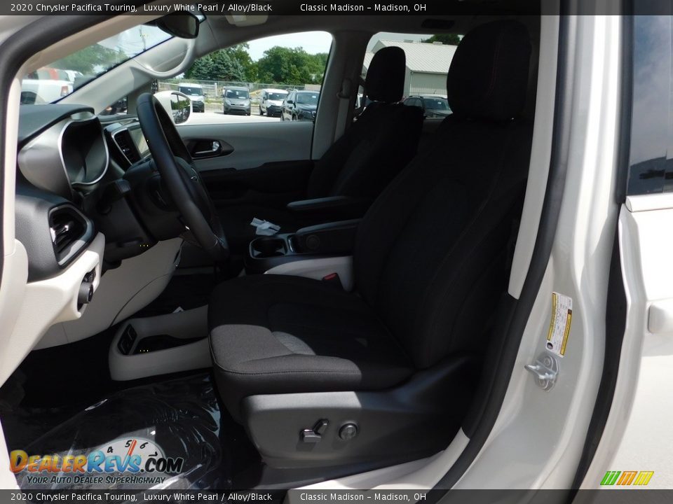 2020 Chrysler Pacifica Touring Luxury White Pearl / Alloy/Black Photo #9