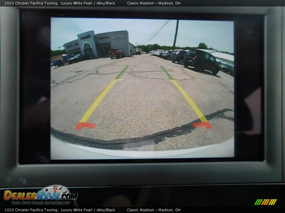 2020 Chrysler Pacifica Touring Luxury White Pearl / Alloy/Black Photo #14