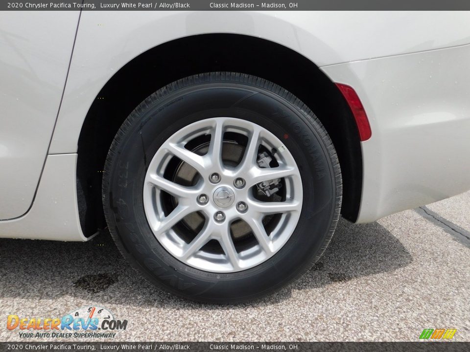 2020 Chrysler Pacifica Touring Luxury White Pearl / Alloy/Black Photo #15