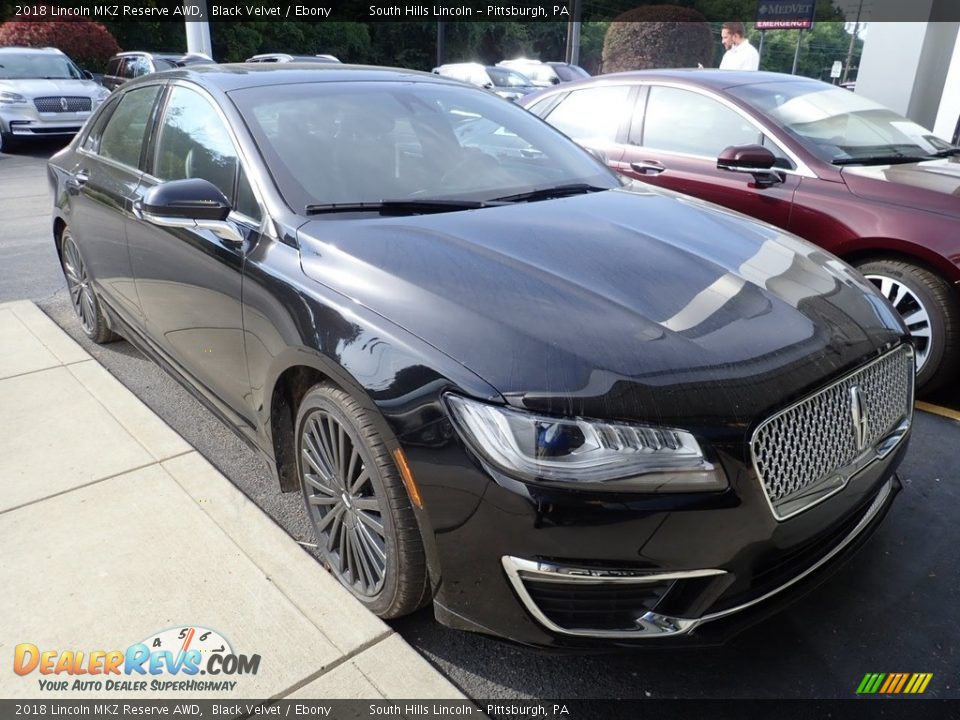 Front 3/4 View of 2018 Lincoln MKZ Reserve AWD Photo #4
