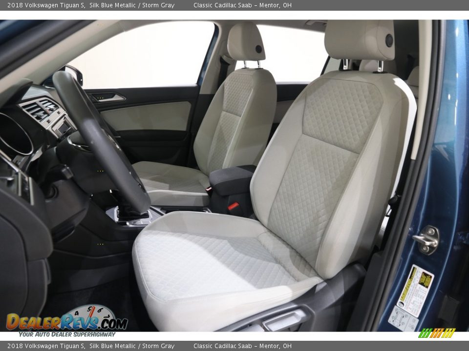 Front Seat of 2018 Volkswagen Tiguan S Photo #5