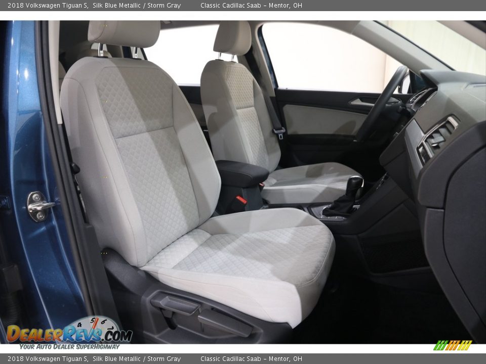 Front Seat of 2018 Volkswagen Tiguan S Photo #17