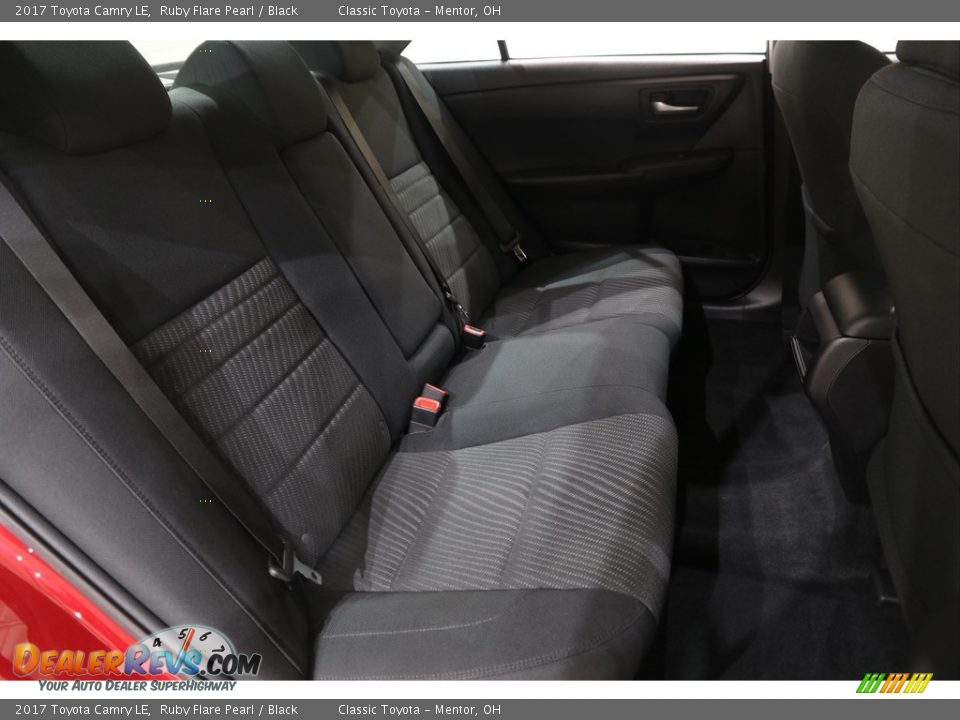 2017 Toyota Camry LE Ruby Flare Pearl / Black Photo #15