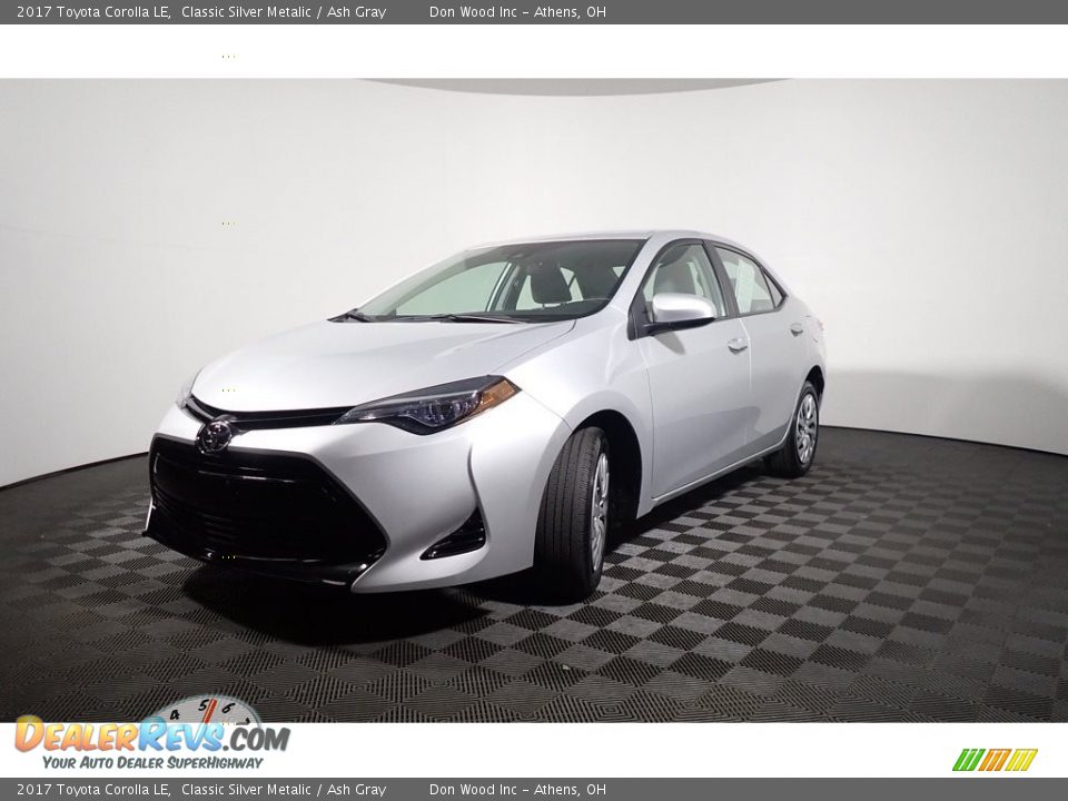 2017 Toyota Corolla LE Classic Silver Metalic / Ash Gray Photo #2