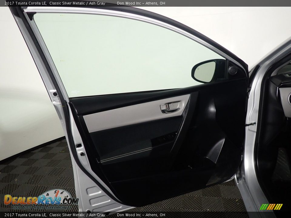 2017 Toyota Corolla LE Classic Silver Metalic / Ash Gray Photo #22
