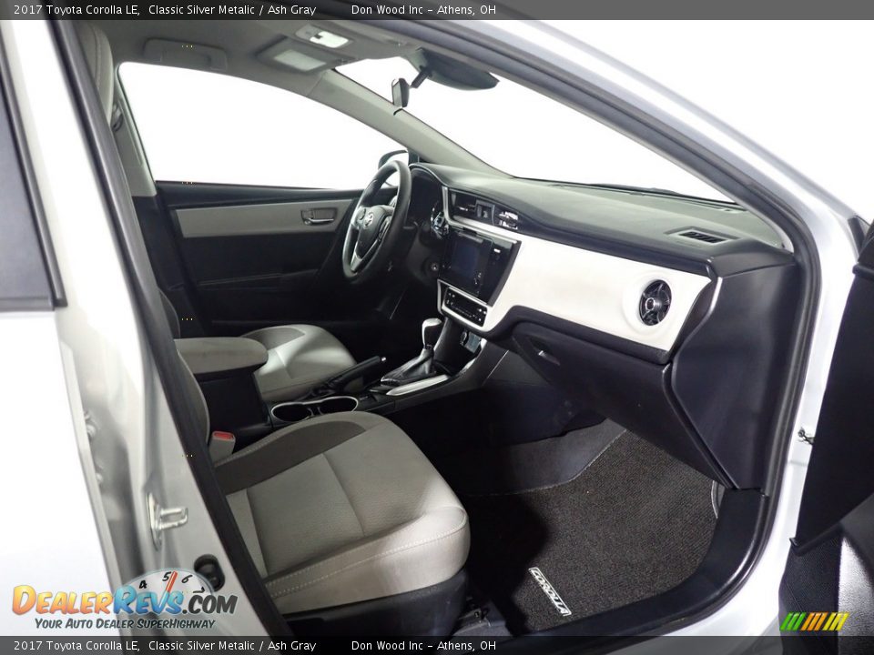 2017 Toyota Corolla LE Classic Silver Metalic / Ash Gray Photo #25