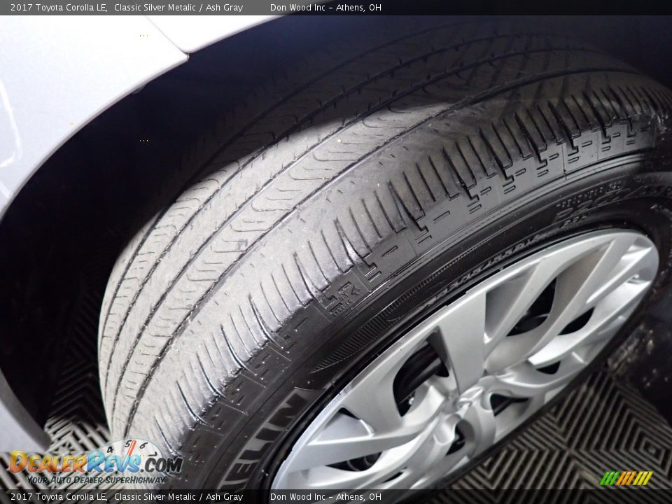 2017 Toyota Corolla LE Classic Silver Metalic / Ash Gray Photo #36