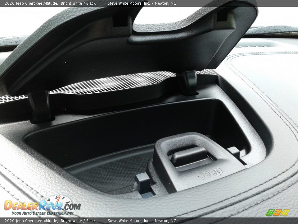 2020 Jeep Cherokee Altitude Bright White / Black Photo #22