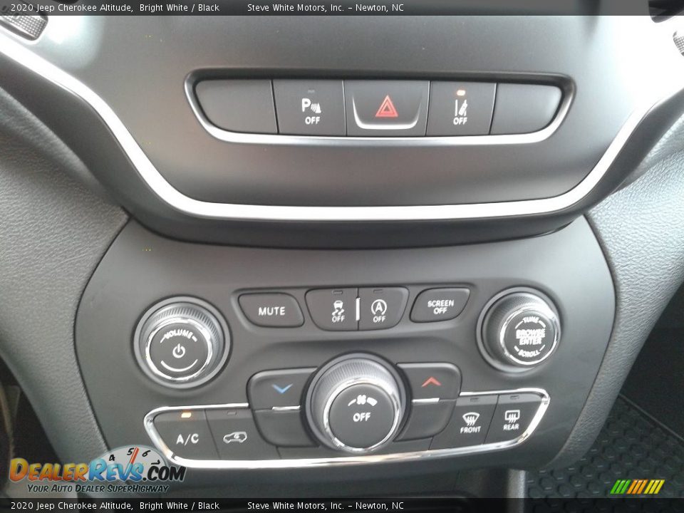 2020 Jeep Cherokee Altitude Bright White / Black Photo #26