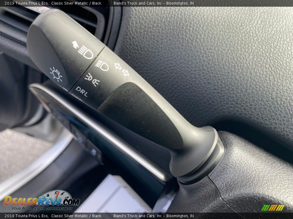 2019 Toyota Prius L Eco Classic Silver Metallic / Black Photo #18